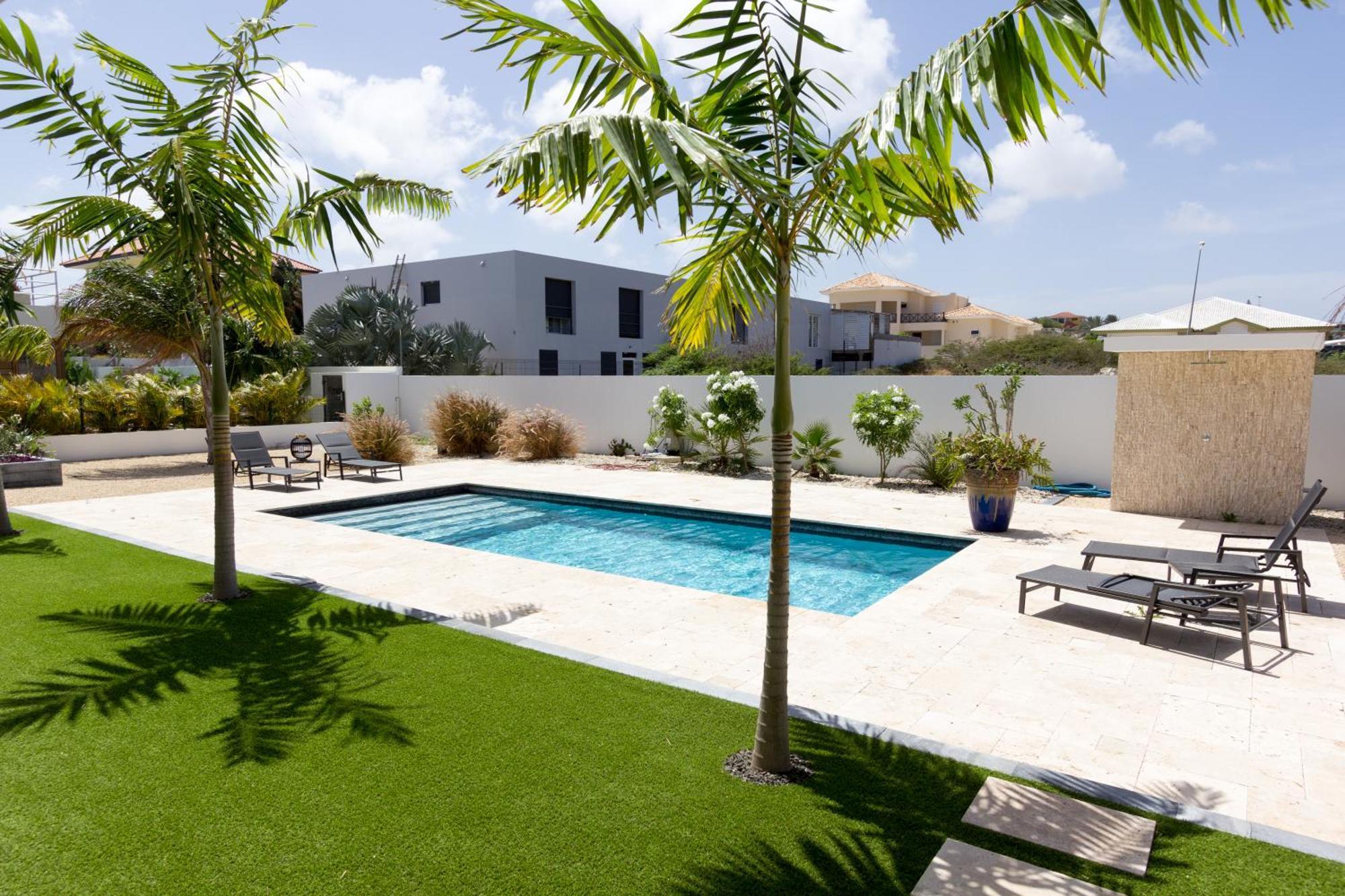 Goudhaen Luxury Private Apartments Jan Thiel Beach Extérieur photo