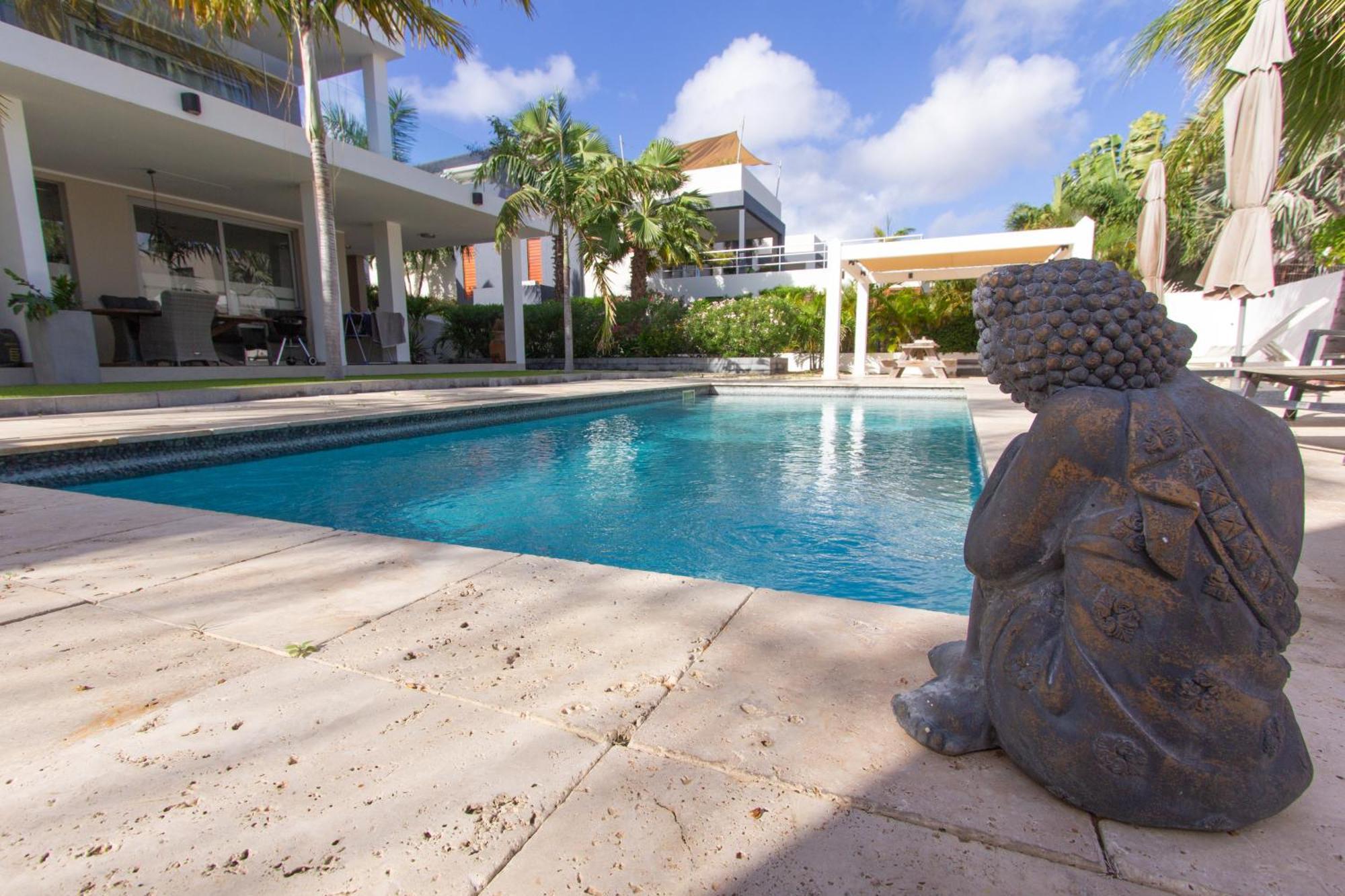 Goudhaen Luxury Private Apartments Jan Thiel Beach Extérieur photo