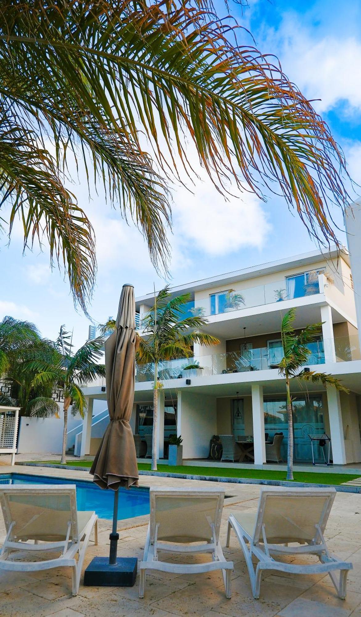 Goudhaen Luxury Private Apartments Jan Thiel Beach Extérieur photo